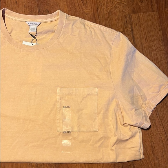 NWT Tee with Chest Pocket - Picture 2 of 6